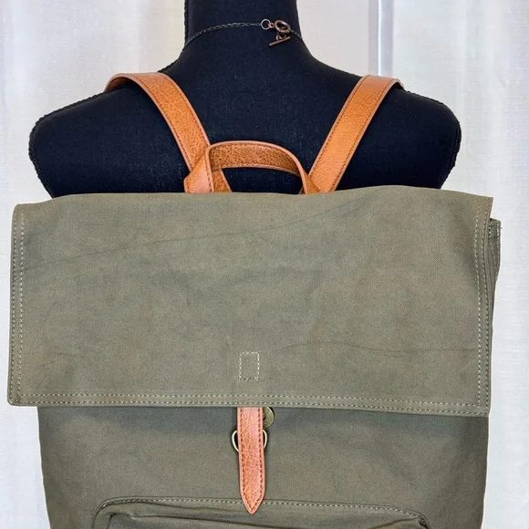 Billabong Backpack with Leather Strap Olive Green 17”x14” - Picture 10 of 13